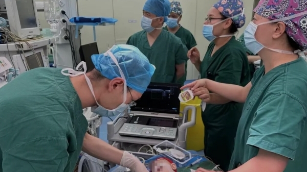 南疆首例！上海名医挂帅，心脏大动脉调转术让女婴重获“心”生