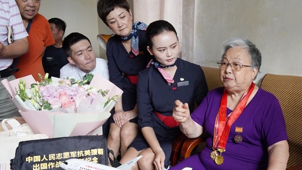 14岁入伍的上海籍女兵何盈燕回忆抗美援朝战事