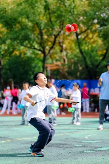 全国扯铃好手汇聚塘桥 第十六届“塘桥杯”扯铃赛举行_文体汇_新民网