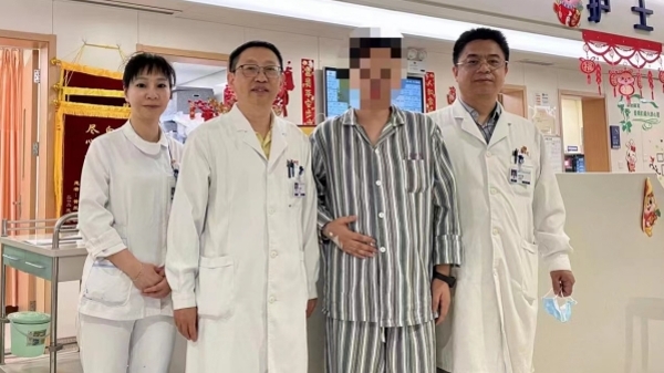 27岁小伙肝脏长巨大血管瘤 上海四院专家精准“拆弹”