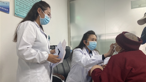 不畏严寒坚持送医上高原 上海医疗专家近日组团赴青海果洛开展医疗帮扶