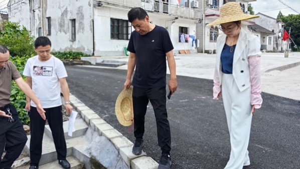 “有事找单书记” 青浦练塘这位驻村书记“驻”进村民心里