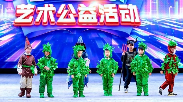 公益服务社为社区送去艺术汇演与图书置换项目