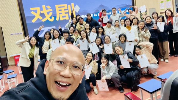 生活在上海 |叶逊谦：在孩子们的心里播撒戏剧种子