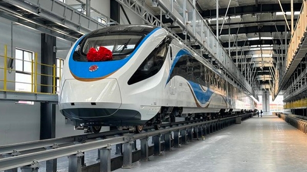 市域铁路机场联络线首列车到上海啦！
