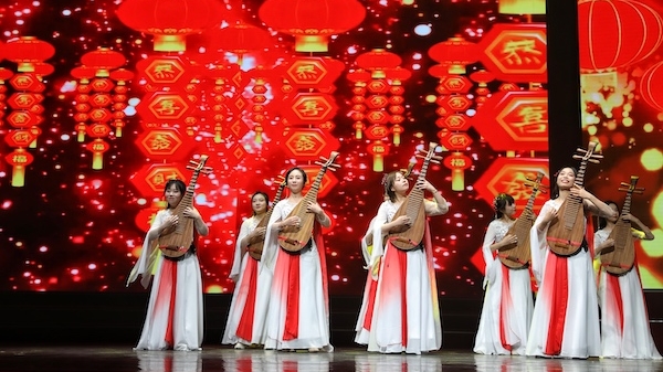 “我的城·我的家”2024年杨浦区各界人士迎春团拜会下午举行
