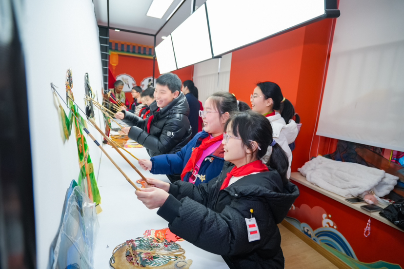 传统文化体验吸睛，精彩节目连台，杨浦区展示中小学美育成果