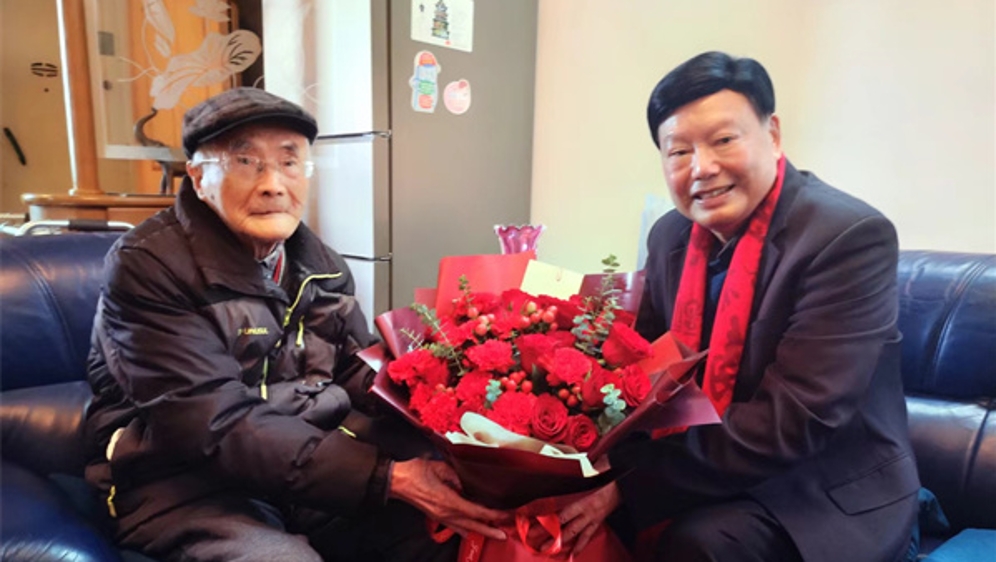 “上海好作品”奖揭晓 103岁诗人圣野获“终身成就奖”