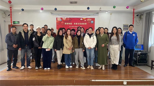 嘉定区赵巷村开展“迎春纳福·非遗文化进赵巷”为老服务演出活动
