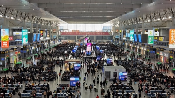 铁路迎来返程客流高峰 今日上海三大火车站预计到达旅客59.3万人次