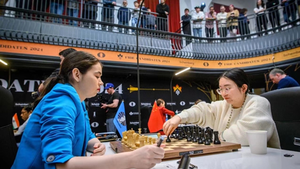 国际棋联世界冠军候选人赛过半，谭中怡半分优势继续领跑