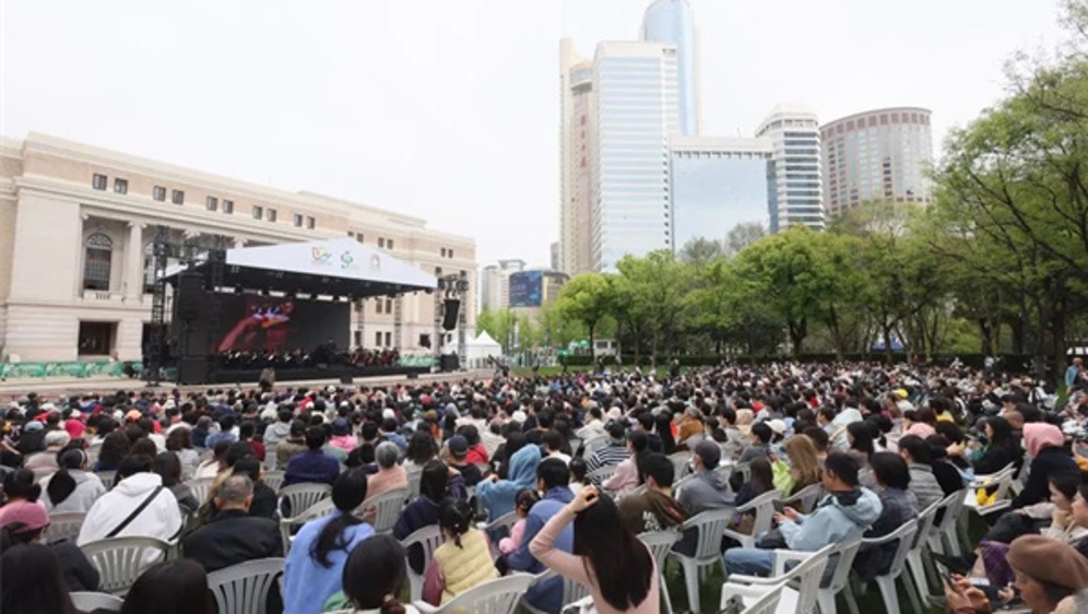 没有穹顶的大剧院开演啦！上海城市草坪音乐会率先奏响“春之声”