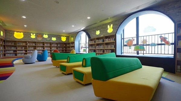 2024世界读书日来了，黄浦区把“图书馆”开到孩子们身边