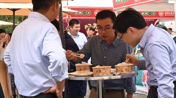 2024上海美食节在香港举办 展现海派美食传承与创新