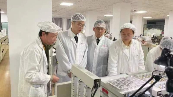 海关助力护航，“上海”“海鸥”老字号手表首次从上海空港口岸走出国门