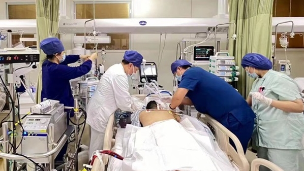 他们得了流感，抢救用上了ECMO！专家：中青年人不要笃信自己的身体底子！