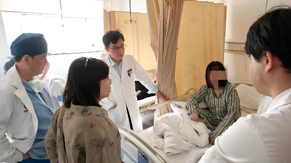 多学科协作“拆弹” 上海专家为年轻姑娘切除15公分胰头部巨大肿瘤