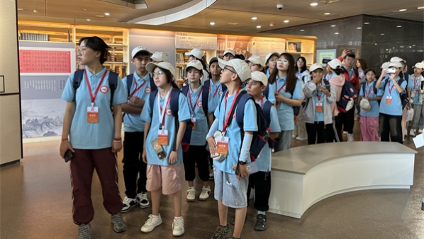 新民特写｜60名新疆师生奔赴上海，开启国学文化交流之旅