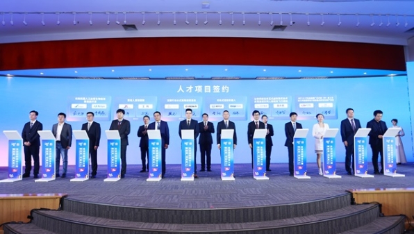 奉贤推出贤才创业政策包，为人才创业提供“保姆式”服务