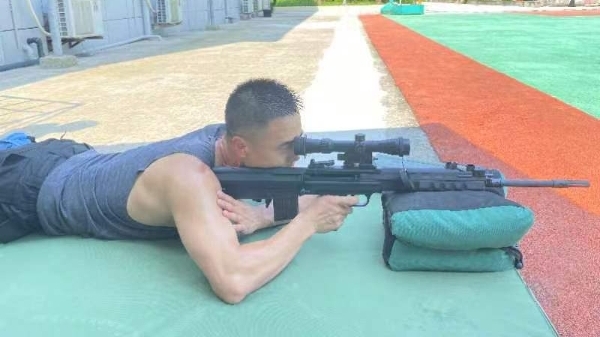 临危处置情绪失控者肇事警情 崇明“特警尖兵”守护辖区安宁