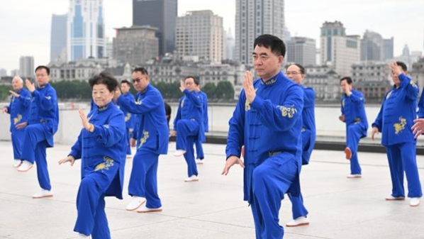 百名中外心脏病学家浦江之畔习太极，这项“慢”运动对身体的好处这么多！