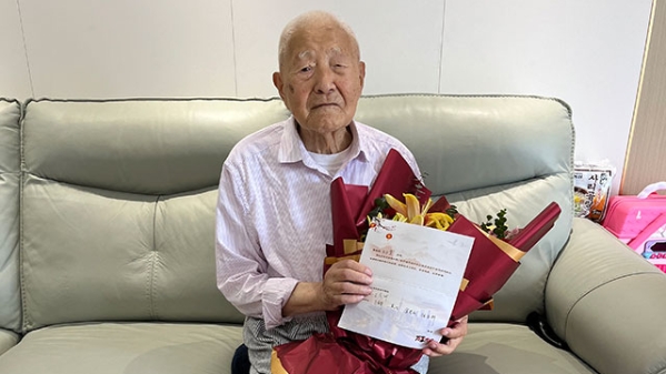 十日谈｜王永堂：亲历夜尽天明破晓时