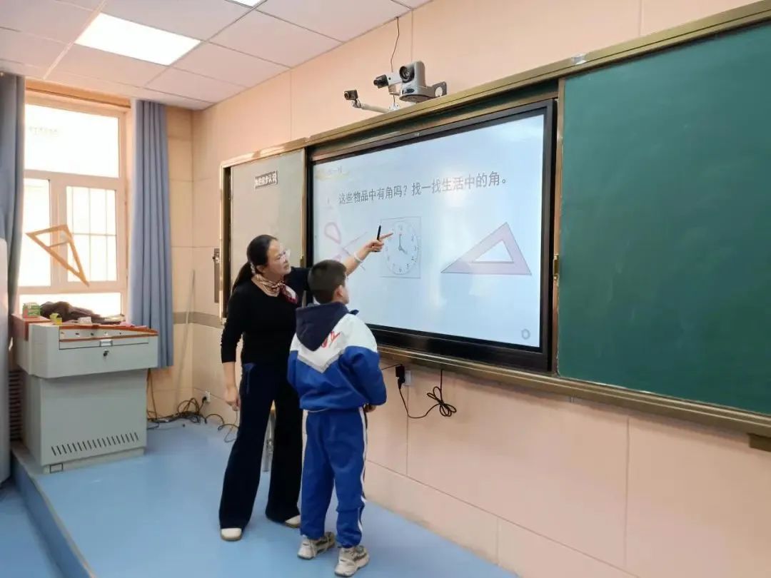 万里沪喀传杏坛佳话 百年树才彰育人初心——上海市第十一批第一期援疆教师风采巡礼