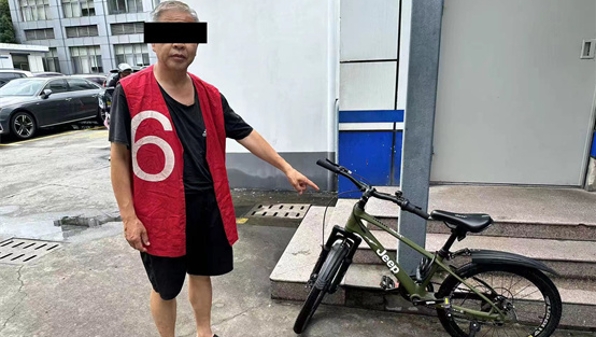 努力一学期获得的奖品自行车被偷了，所幸……