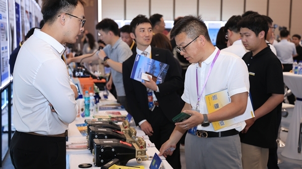 第七届进博会召开装备汽车展区展前供需对接会：装备展区首设新材料 未来出行秀空中真机