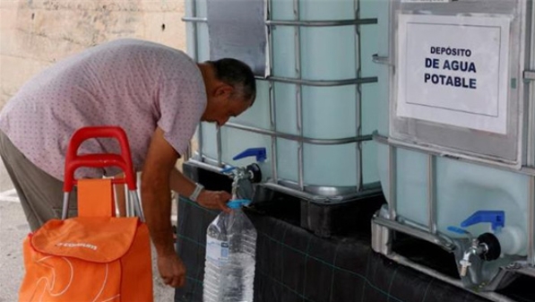 遭受干旱打击 西班牙旅游胜地用水告急