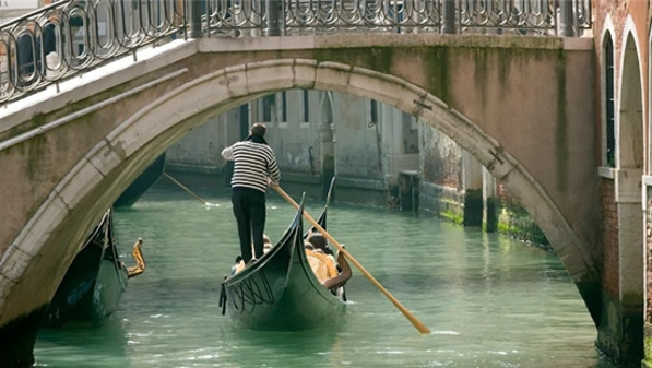 贡多拉船夫告急 威尼斯高薪寻新人