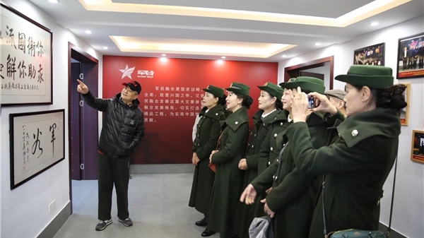 退役不褪色 使命高于天 记退役国防教育专家方敏教授