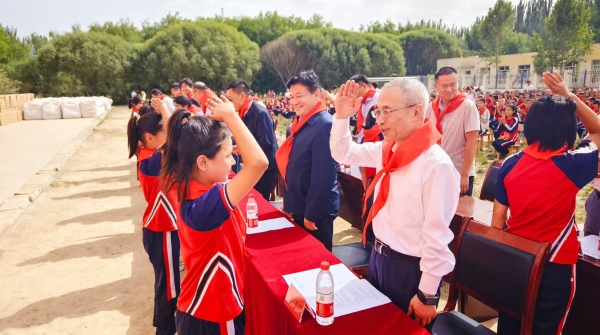 市工商联青创联公益品牌“为了花朵的微笑”支教活动走进新疆喀什
