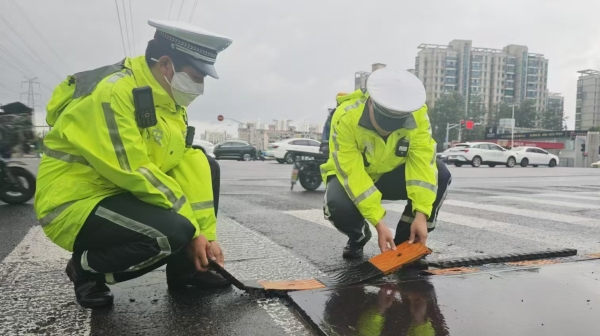 徐汇警方启动高等级勤务迎战台风