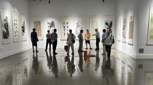 上海百老德育讲师团庆祝新中国成立75周年书画名家作品展开幕