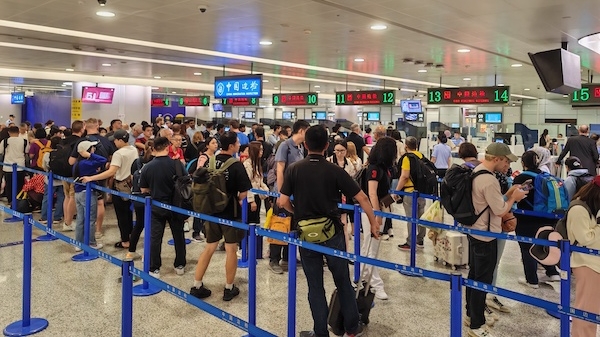 台风“贝碧嘉”离沪， 上海边检机关全力以赴保障口岸出入境有序恢复