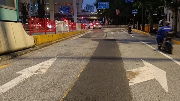 新闻追踪丨“钢板阵”撤走，扰民噪声随之消失