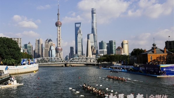苏州河上搭的舞台，成了中外赛艇人的大聚会