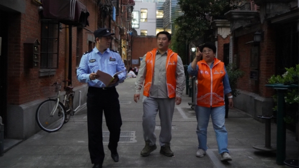 同事口中的“老当”，居民口中的“小谢”：网红地标守护者和他的三支队伍