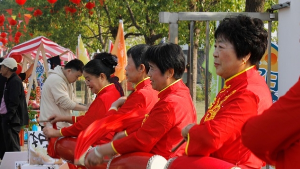 看奉贤老年人如何“花式”过重阳