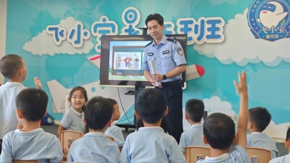 织就法制宣传、精准帮扶、科学管理的保护网，浦东警方这样点亮青少年心中的希望之光