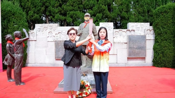 上海福寿园举办纪念新四军组建87周年活动