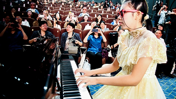 上海盲人在国际盲人节当天收到一份智能礼物：无障碍节目AI创作平台