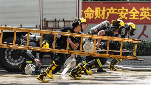 25年擎旗奔跑，车站消防救援站练就深厚内功，让“模范消防中队”的旗帜愈加鲜亮