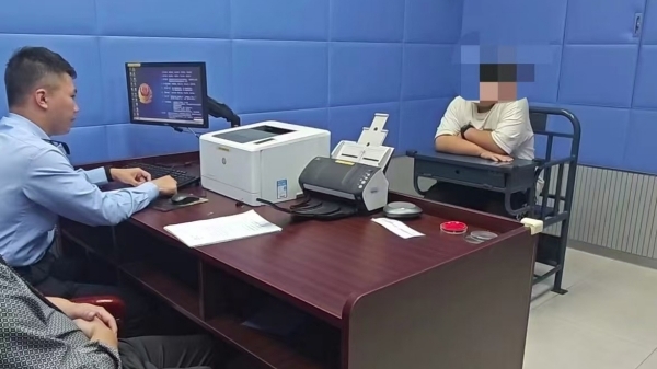 新员工把贼手伸向了工友，民警火速破案追回被盗手机