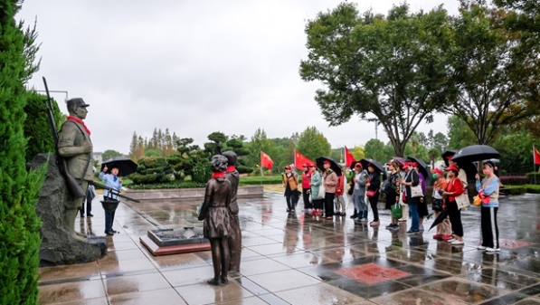 “给生命两头同等关爱”，福寿园举行静默行走活动第五季