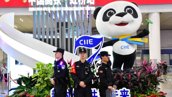 上海铁警扼守“铁路防线”，全力护航第七届进博会
