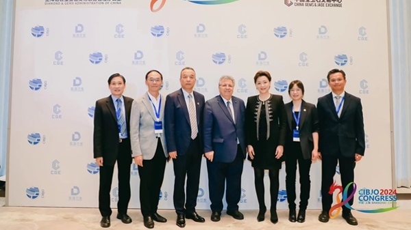 世界珠宝联合会2024年代表大会翡翠论坛在沪举办 提倡以“Fei Cui”作为翡翠的国际标准名称