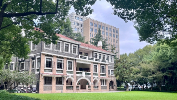 为一个人 逛一座城 | 追寻李亚农的岳阳路往事