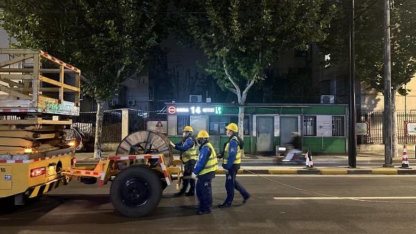 缩减电杆和绷线 14路电车线网迎来升级
